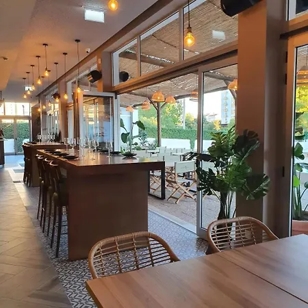 Praia_da_rocha_vista_mar/ocean_view Апартаменти Портіман